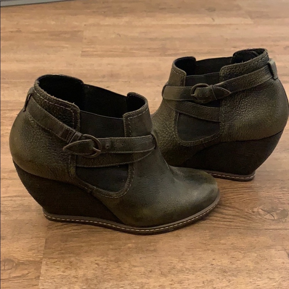 Schuler & Sons Philadelphia Wedge Booties
